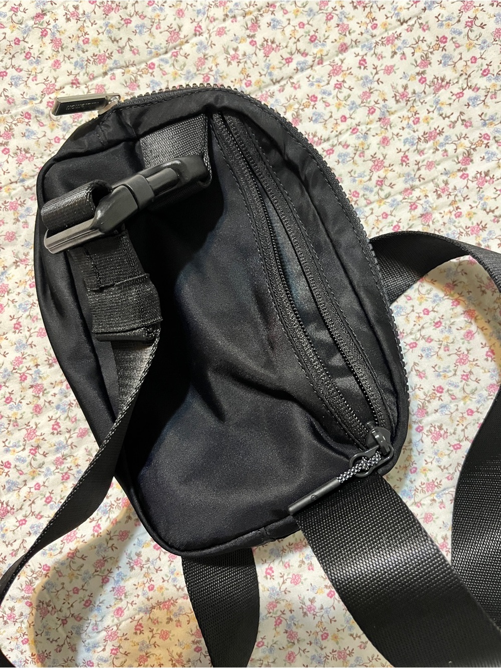 lululemon athletica Black Crossbody Belt Bag - Picture 5 of 5